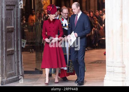 200310 -- LONDON, 10. März 2020 -- der britische Prinz William, Duke of Cambridge, und seine Frau Catherine, Herzogin von Cambridge, verlassen die Westminster Abbey, nachdem sie den jährlichen Commonwealth Service am Commonwealth Day in London, Großbritannien, am 9. März 2020 besucht haben. Foto von Ray Tang/Xinhua BRITISH-LONDON-COMMONWEALTH SERVICE- WESTMINSTER ABBEY HanxYan PUBLICATIONxNOTxINxCHN Stockfoto
