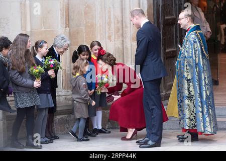 200310 -- LONDON, 10. März 2020 -- der britische Prinz William, Duke of Cambridge, und seine Frau Catherine, Herzogin von Cambridge, verlassen die Westminster Abbey, nachdem sie den jährlichen Commonwealth Service am Commonwealth Day in London, Großbritannien, am 9. März 2020 besucht haben. Foto von Ray Tang/Xinhua BRITISH-LONDON-COMMONWEALTH SERVICE- WESTMINSTER ABBEY HanxYan PUBLICATIONxNOTxINxCHN Stockfoto