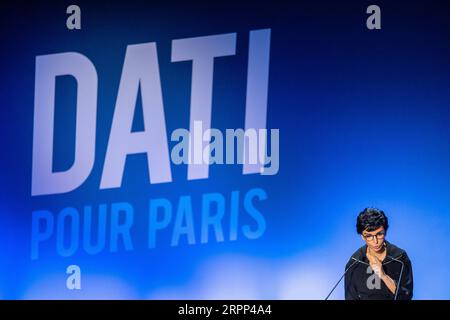 200310 -- PARIS, 10. März 2020 -- Rachida Dati, Les Republicains LR-Parteikandidatin für die bevorstehende Bürgermeisterwahl in Paris 2020, spricht während einer politischen Kundgebung in Paris, Frankreich, 9. März 2020. Foto von Aurelien Morissard/Xinhua FRANCE-PARIS-KOMMUNALWAHL-PARIS BÜRGERMEISTER-DATI GaoxJing PUBLICATIONxNOTxINxCHN Stockfoto