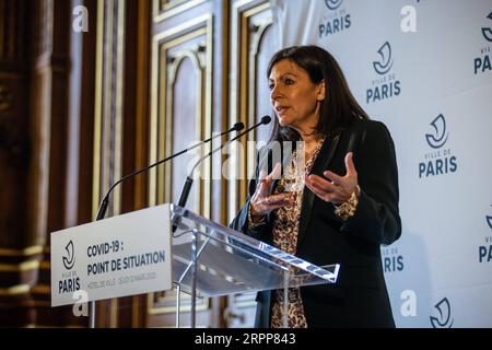 200313 -- PARIS, 13. März 2020 Xinhua -- Bürgermeisterin von Paris Anne Hidalgo spricht auf einer Pressekonferenz zum Thema COVID-19 im Pariser Rathaus, in Paris, Frankreich, am 12. März 2020. Am Donnerstag bestätigte Frankreich 2.876 Fälle von Coronavirus und 61 Todesfälle, und 129 wurden auf der Intensivstation ins Krankenhaus eingeliefert. Foto von Aurelien Morissard/Xinhua FRANCE-PARIS-MAYOR-COVID-19-PRESS CONFERENCE PUBLICATIONxNOTxINxCHN Stockfoto