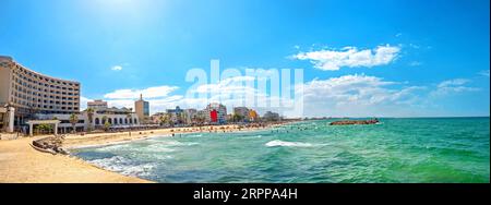 Panoramablick auf den Strand und die Küstenarchitektur in Sousse. Tunesien, Nordafrika Stockfoto