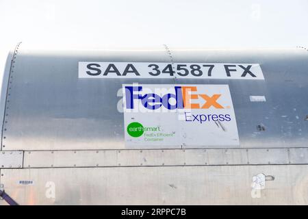 Flughafensymbole, FedEx Express, Örebro Airport, Örebro, Schweden. Stockfoto