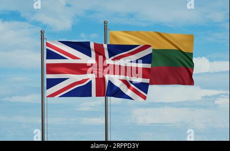 Litauische Flagge und Vereinigte Königreiche, Vereinigtes Königreich, britische Flagge, die am blauen Himmel zusammenwinkt, zwei-Länder-Kooperationskonzept Stockfoto