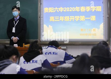 200316 -- GUIYANG, 16. März 2020 -- die Senior High Third-Graders Studie an der No.6 Middle School in Guiyang, südwestchinesische Provinz Guizhou, 16. März 2020. Am Montag kehrten die Oberstufenschüler zum Studium in die Provinz Guizhou zurück. CHINA-GUIZHOU-STUDENTEN-KLASSE WIEDERAUFNAHME CN OUXDONGQU PUBLICATIONXNOTXINXCHN Stockfoto