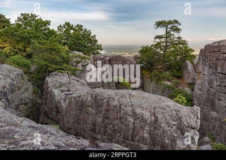 Blick auf den Berg vom Cheyene Rock Village Park in der Nähe von Leesburg, Alabama Stockfoto