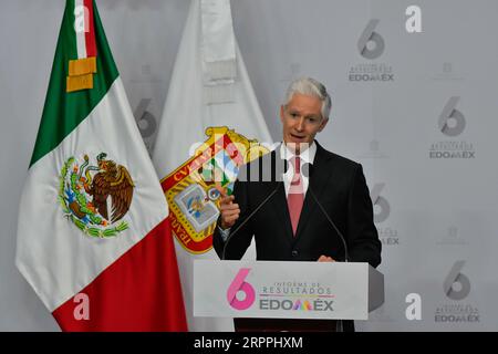 Toluca, Mexiko. September 2023. 4. September 2023 Toluca, Mexiko: Alfredo del Mazo Maza, Gouverneur des mexikanischen Staates während seines sechsten und letzten Regierungsberichts im Regierungspalast des mexikanischen Staates. Am 4. September 2023 in Toluca, Mexiko. (Foto: Arturo Hernández/Eyepix Group/SIPA USA) Credit: SIPA USA/Alamy Live News Stockfoto