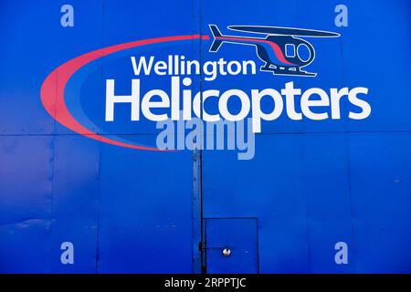 200322 -- WELLINGTON, 22. März 2020 -- Ein Helikopterlager eines Tourismusprojekts wird in Wellington, Neuseeland, 22. März 2020 geschlossen gesehen. Neuseeland meldete am Sonntag 14 neue COVID-19-Fälle, was die Gesamtzahl der bestätigten Fälle auf 66 erhöhte. Das Land befindet sich auf COVID-19-Alarmstufe zwei. NEW ZEALAND-WELLINGTON-ALERT SYSTEM-LEVEL TWO GUOXLEI PUBLICATIONXNOTXINXCHN Stockfoto