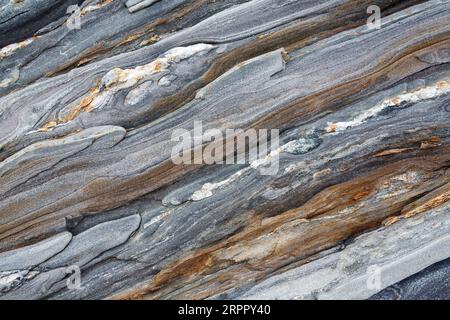 Natürliche Felsformation bei Pemaquid Point Light Station, Bristol, Maine, USA Stockfoto