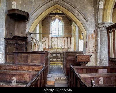 Die Box bestaunt die Kirche von St. John the Baptist in Inglesham an der Themse in Wiltshire, Großbritannien, die von John Betjeman und William Morris geliebt wird Stockfoto