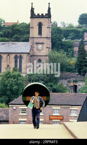 Ironbridge Coracle-Hersteller Eustace Rogers auf der Brücke. BILD VON DAVE BAGNALL Stockfoto