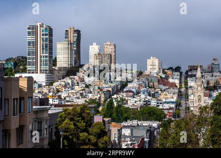 Blick auf San Francisco von der Filbert Street. Stockfoto