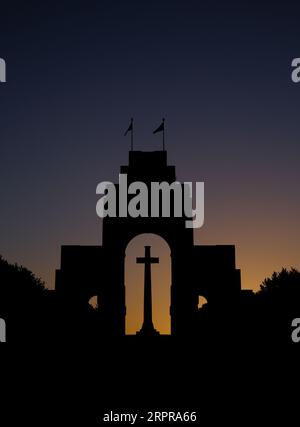 Thiepval Memorial für das Vermissen der Somme bei Tagesanbruch Stockfoto