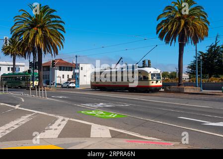 Historisches Straßenfahrzeug auf dem Embarcadero, San Francisco Stockfoto