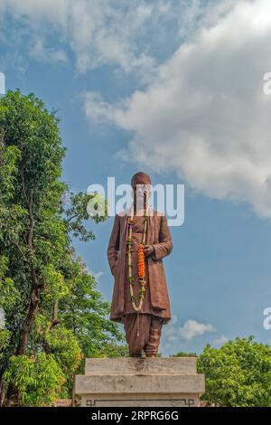 10 04 2005 Vintage-Statue von Pandit Madan Mohan Malaviya in Verbindungen von Shri Kashi Vishwanath Mandir Benaras Hindu University, Varanasi, Uttar Prades Stockfoto