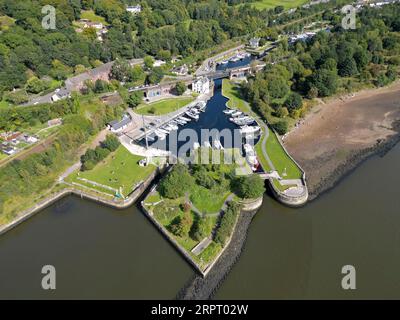 Blick aus der Vogelperspektive auf das Bowling Basin und den Hafen Forth und den Clyde Canal Stockfoto