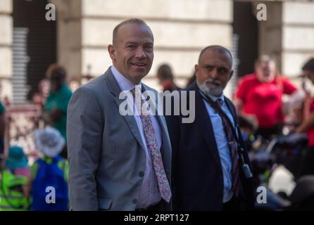 London, England, Großbritannien. September 2023. Der Staatssekretär für Nordirland CHRIS HEATON-HARRIS wird nach einem Kabinettsgespräch in Westminster gesehen. (Bild: © Tayfun Salci/ZUMA Press Wire) NUR REDAKTIONELLE VERWENDUNG! Nicht für kommerzielle ZWECKE! Stockfoto