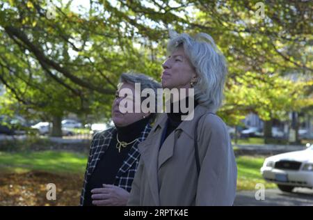 Secretary Gale Norton bereist Newport, Rhode Island, während eines Besuchs in der Stadt, um ein Stipendium des Save America's Treasures-Programms zu erhalten Stockfoto