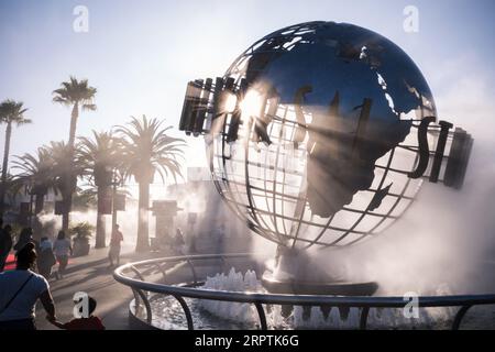 Los Angeles, USA. August 25, 2023. Eingang zu den Universal Studios in Hollywood. Stockfoto