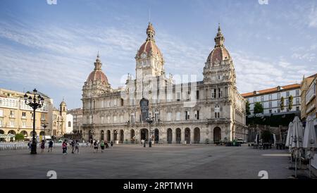 Das historische Rathaus von La Coruna in Maria Pita Sqaure in A Coruna, Galicien, Spanien am 22. August 2023 Stockfoto