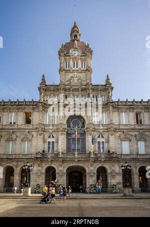 Das historische Rathaus von La Coruna in Maria Pita Sqaure in La Coruna, Galicien, Spanien am 22. August 2023 Stockfoto