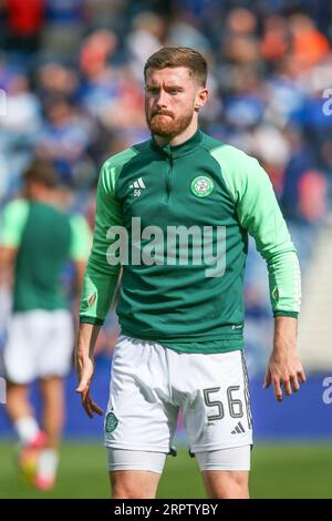 ANTHONY RALSTON, der als Verteidiger für die schottische Premier-Mannschaft Celtic Football Club spielt, nimmt an einem Training und warm-up-Session vor einer GA Teil Stockfoto