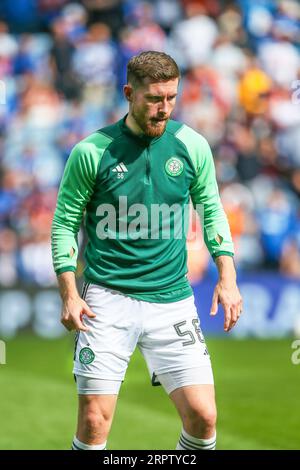 ANTHONY RALSTON, der als Verteidiger für die schottische Premier-Mannschaft Celtic Football Club spielt, nimmt an einem Training und warm-up-Session vor einer GA Teil Stockfoto