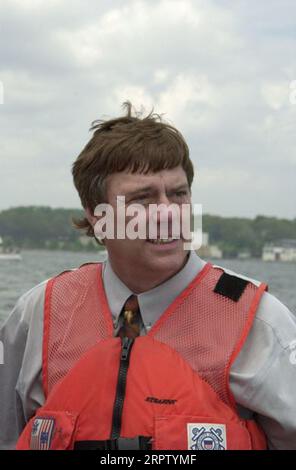 John Hughes, Ehemann von Secretary Gale Norton, begleitet den Secretary bei seinem Besuch in Annapolis, Maryland Stockfoto