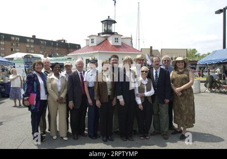 Besuch von Secretary Gale Norton in Annapolis, Maryland, für Zeremonien und damit verbundene Touren anlässlich des Transfers des Thomas Point Shoal Lighthouse von der US-Küstenwache in die Stadt Annapolis und ihren gemeinnützigen Partner, die U.S. Lighthouse Society Stockfoto