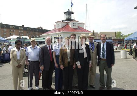 Besuch von Secretary Gale Norton in Annapolis, Maryland, für Zeremonien und damit verbundene Touren anlässlich des Transfers des Thomas Point Shoal Lighthouse von der US-Küstenwache in die Stadt Annapolis und ihren gemeinnützigen Partner, die U.S. Lighthouse Society Stockfoto