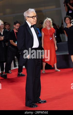 Venedig, Italien. September 2023. VENEDIG, ITALIEN. 4. September 2023: Woody Allen bei der Premiere von „Coup de Chance“ auf dem 80. Internationalen Filmfestival in Venedig. Bild: Kristina Afanasyeva/Featureflash Credit: Paul Smith/Alamy Live News Stockfoto