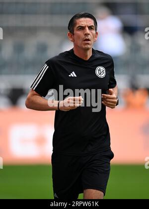 MONCHENGLADBACH - Schiedsrichter Deniz Aytekin während des Bundesligaspiels zwischen Borussia Monchengladbach und dem FC Bayern Munchen im Borussia-Park Stadion am 2. September 2023 in Monchengladbach. AP | niederländische Höhe | Gerrit van Keulen545954 Stockfoto