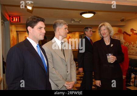 Der rechtsextreme Sekretär Gale Norton sprach bei Veranstaltungen im Hauptquartier des Innenministeriums zu Ehren des ehemaligen Innenministers Stewart Udall und des verstorbenen Kongressabgeordneten Morris Udall Stockfoto