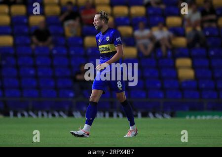 London, Großbritannien. September 2023. Harry Pell vom AFC Wimbledon verließ das Spielfeld während des EFL Trophy-Spiels zwischen AFC Wimbledon und Stevenage in der Plough Lane, London, England am 5. September 2023. Foto: Carlton Myrie. Nur redaktionelle Verwendung, Lizenz für kommerzielle Nutzung erforderlich. Keine Verwendung bei Wetten, Spielen oder Veröffentlichungen eines einzelnen Vereins/einer Liga/eines einzelnen Spielers. Credit: UK Sports Pics Ltd/Alamy Live News Stockfoto