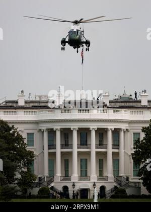 200515 -- PEKING, 15. Mai 2020 -- Marine One mit US-Präsident Donald Trump startet am 5. Mai 2020 vom South Lawn des Weißen Hauses in Washington D.C. ZU DEN XINHUA-SCHLAGZEILEN VOM 15. MAI 2020 Foto von /Xinhua WORLD-U.S.-COVID-19-UNBEANTWORTETE FRAGEN TingxShen PUBLICATIONxNOTxINxCHN Stockfoto