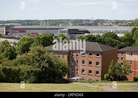 200518 -- LUTON BRITAIN, 18. Mai 2020 Xinhua -- Foto aufgenommen am 18. Mai 2020 zeigt einen allgemeinen Blick auf die Vauxhall-Fabrik in Luton, Großbritannien. Vauxhall nahm am Montag die Produktion in seinem Werk in Luton wieder auf, nachdem die britische Regierung die Beschränkungen zur Bekämpfung der Coronavirus-Pandemie gelockert hatte. Foto von Tim Ireland/Xinhua BRITAIN-LUTON-COVID-19-VAUXHALL-REOPENING PUBLICATIONXNOTXINXCHN Stockfoto