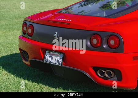 Ferrari 360 Challenge Stradale Sportwagen, Rückansicht, geparkt auf Gras an einem sonnigen Tag im Lacey Park. Stockfoto