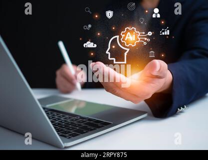 Geschäftsmann mit Gehirn von KI, symbolisch, maschinelles Lernen, künstliche Intelligenz von futuristischer Technologie, KI-Netzwerk von Gehirn auf Geschäftsanalysen Stockfoto