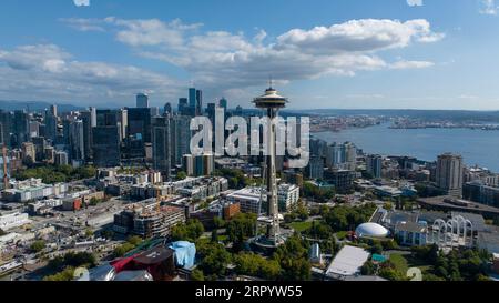 Seattle, WA, USA. September 2023. Luftaufnahme der Seattle Space Needle im Viertel Lower Queen Anne. (Bild: © Walter G Arce SR Grindstone Medi/ASP) NUR REDAKTIONELLE VERWENDUNG! Nicht für kommerzielle ZWECKE! Stockfoto