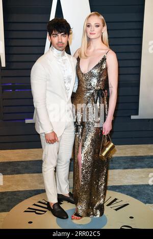 Los Angeles, Usa. September 2023. Das Foto vom 24. Februar 2019 zeigt Joe Jonas und Sophie Turner, die an der Vanity Fair Oscar Party 2019 teilnehmen, die von der Herausgeberin Radhika Jones im Wallis Annenberg Center for the Performing Arts in Los Angeles, KALIFORNIEN, USA, veranstaltet wird. Joe Jonas und Sophie Turner gehen ihre eigenen Wege. Die Sängerin reichte am Dienstag in Miami Dade County eine Scheidungsklage in Florida ein. In der Petition heißt es, dass die Ehe „unwiederbringlich gebrochen“ sei, um die Auflösung zu rechtfertigen. Foto: David Niviere/ABACAPRESS.COM Abaca Press/Alamy Live News Stockfoto