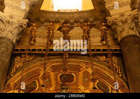 Kroatien Split City Hafen Altstadt 7. Jahrhundert älteste katholische Kathedrale St. Domnius 3. Jahrhundert Bischof Märtyrer reich klein war Mausoleum Kaiser Diokletian Stockfoto