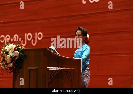 200819 -- NAY PYI TAW, 19. August 2020 -- die Staatsrätin Myanmars, Aung San Suu Kyi, spricht am 19. August 2020 in Nay Pyi Taw (Myanmar) über das vierte Treffen der Panglong-Friedenskonferenz des 21. Jahrhunderts. Das vierte Treffen der Panglong Peace Conference of Myanmar des 21. Jahrhunderts begann am Mittwoch in Nay Pyi Taw mit dem Ziel, alle ethnischen Nationalitäten zu vereinen und durch Dialog eine demokratische föderale union aufzubauen. MYANMAR-NAY PYI TAW-21ST CENTURY PANGLONG FRIEDENSKONFERENZ ZHANGXDONGQIANG PUBLICATIONXNOTXINXCHN Stockfoto