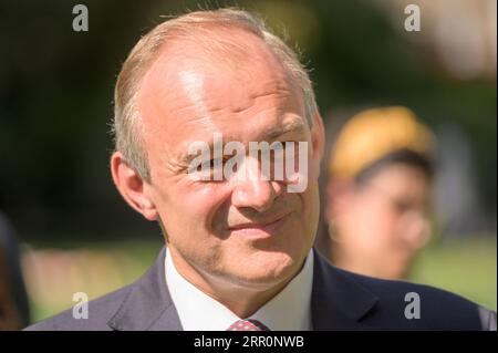 Ed Davey MP (LibDem - Kingston and Surbiton - Party Leader) in Victoria Tower Gardens, Westminster, September 2023 Stockfoto