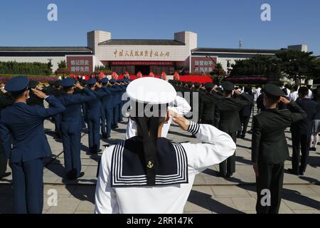 200903 -- PEKING, 3. September 2020 -- ein Gedenken an den 75. Jahrestag des Sieges des chinesischen Volkskrieges gegen die japanische Aggression und des Internationalen Antifaschistischen Krieges findet im Museum des Widerstands des chinesischen Volkes gegen die japanische Aggression in Peking, der Hauptstadt Chinas, am 3. September 2020 statt. CHINA-PEKING-GEDENKEN-75. JAHRESTAG-ANTIJAPANISCHER KRIEGSSIEG LIUXBIN PUBLICATIONXNOTXINXCHN Stockfoto