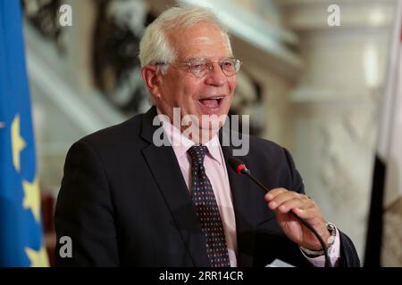 200903 -- KAIRO, 3. September 2020 -- der hohe Vertreter der EU für Außen- und Sicherheitspolitik Josep Borrell spricht auf einer gemeinsamen Pressekonferenz mit dem ägyptischen Außenminister Sameh Shoukry, der am 3. September 2020 in Kairo, Ägypten, nicht im Bild war. Borrell führte am Donnerstag in Kairo Gespräche mit Sameh Shoukry über regionale Themen wie die libysche Krise, die Palästinenserfrage und Äthiopiens Staudamm am Nil. STR/Xinhua EGYPT-CAIRO-FM-EU-JOSEP BORRELL-VISIT Stringer PUBLICATIONxNOTxINxCHN Stockfoto