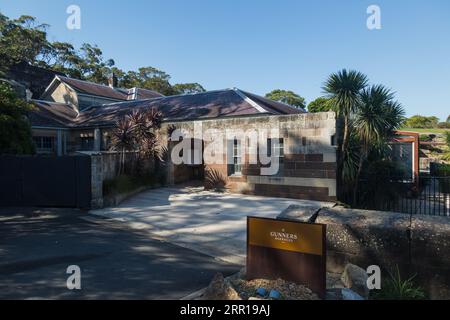 Gunners Barracks, Headland Park, Mosman, NSW, Australien. Das Gebäude selbst ist ein schönes Beispiel für die Militärarchitektur aus dem 19. Jahrhundert, die aus lokalen Bauwerken gefertigt wurde Stockfoto