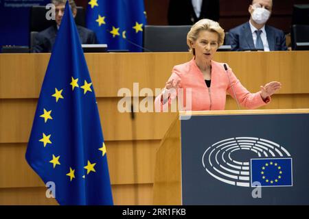 Bilder des Jahres 2020, News 09 September News Themen der Woche KW38 News Bilder des Tages 200916 -- BRÜSSEL, 16. September 2020 -- die Präsidentin der Europäischen Kommission Ursula von der Leyen hält am 16. September 2020 ihre erste Rede zur Lage der Union vor dem Europäischen Parlament in Brüssel, Belgien. /Handout via Xinhua BELGIUM-BRUSSELS-EU-VON DER LEYEN-STATE OF UNION-SPEECH EuropeanxUnion PUBLICATIONxNOTxINxCHN Stockfoto