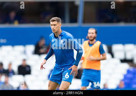 Krystian Bielik erwärmt sich vor dem Sky Bet Championship Match zwischen Birmingham City und Millwall in St Andrews, Birmingham am Samstag, 2. September 2023. (Foto von Gustavo Pantano/MI News/NurPhoto) Credit: NurPhoto SRL/Alamy Live News Stockfoto