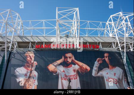 Außenansicht des East Stand im Old Trafford Stadion von Manchester United in Manchester, Großbritannien Stockfoto