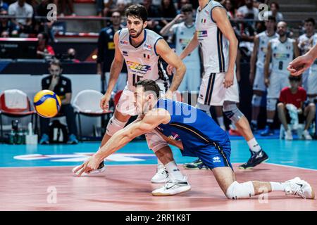 Ancona, Italien. September 2023. Fabio Balaso (ITA) in Aktion während 2023 CEV EuroVolley Men Group Ein Spiel zwischen Italien und der Schweiz in Pala Rossini. Die italienische Nationalmannschaft gewinnt gegen die Schweiz mit einem 3:0-Ergebnis. Quelle: SOPA Images Limited/Alamy Live News Stockfoto