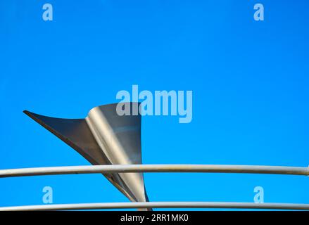 Whale Tail Seat Artwork am Strand von Blackpool Stockfoto